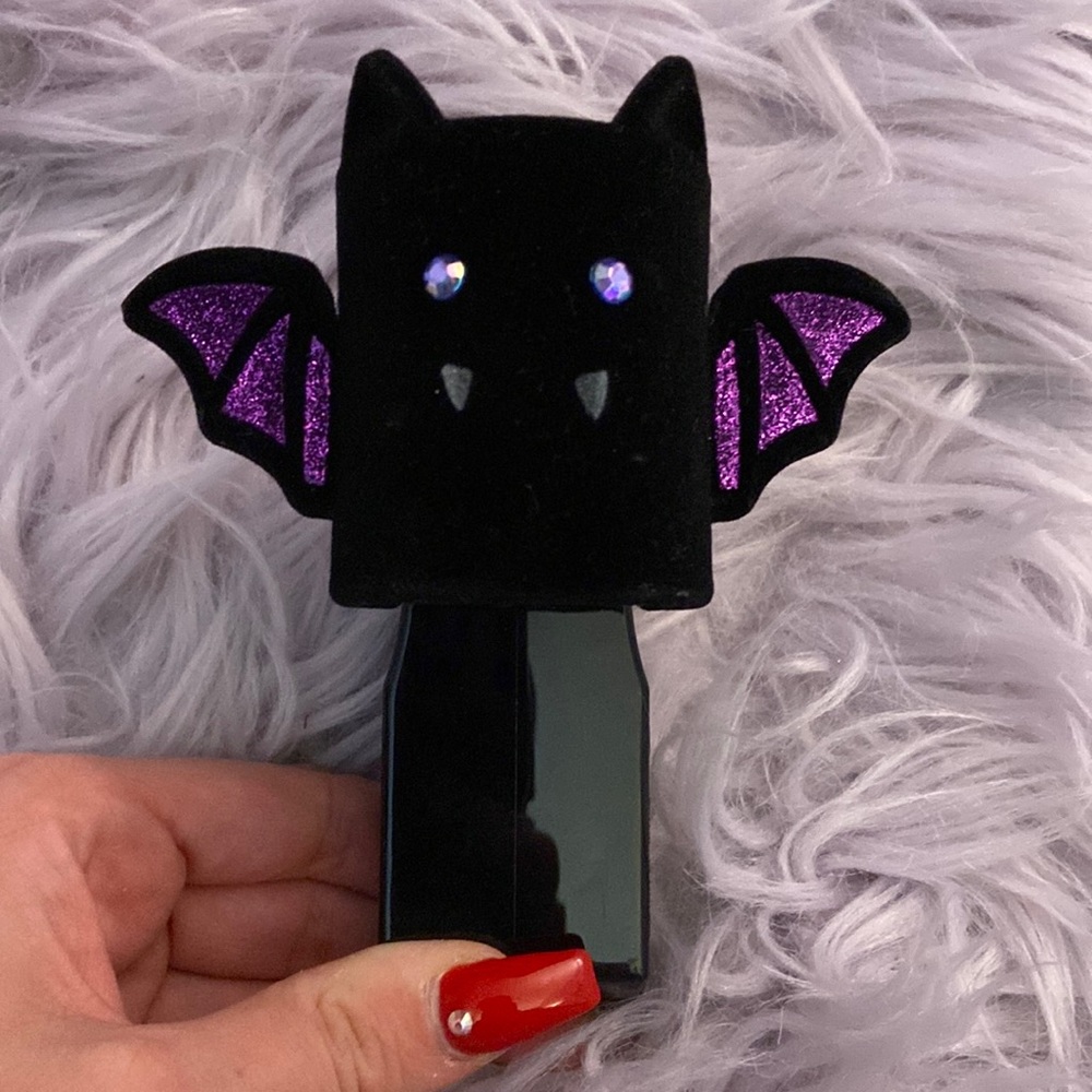 Black Suede Bat BWW Wallflower Plug